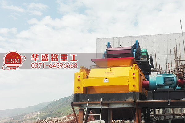 外貿(mào)訂單再創(chuàng)佳績，輥式破碎機出口國外。 